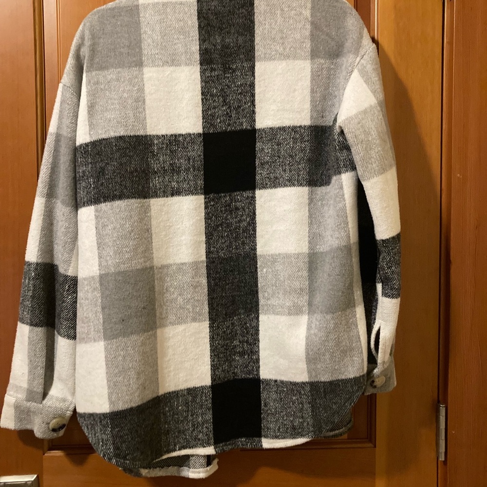 Plaid Button-Up shacket - Picture 3 of 3